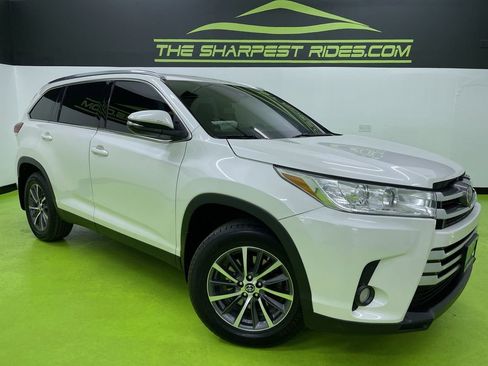 Used 2019 Toyota Highlander XLE image 1