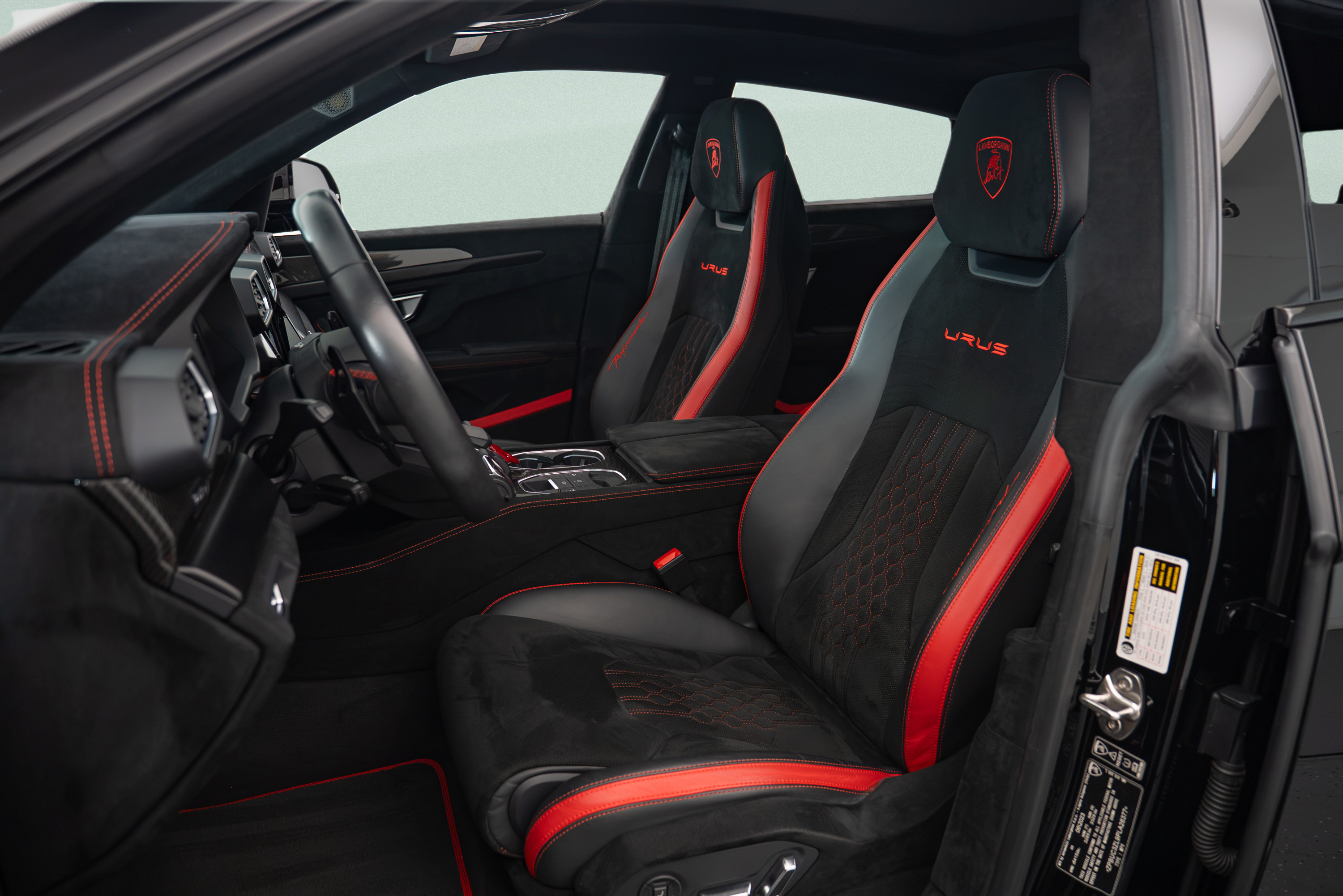 Used 2023 Lamborghini Urus Performante AWD/4WD image 9