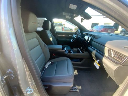 New 2026 GMC Terrain AT4 w/ LPO, Floor Liner Package image 26