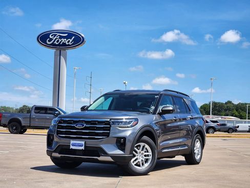 New 2025 Ford Explorer Active w/ Active Comfort Package image 2