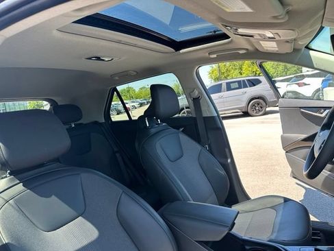 Certified 2025 Kia Niro EX Touring FWD image 16