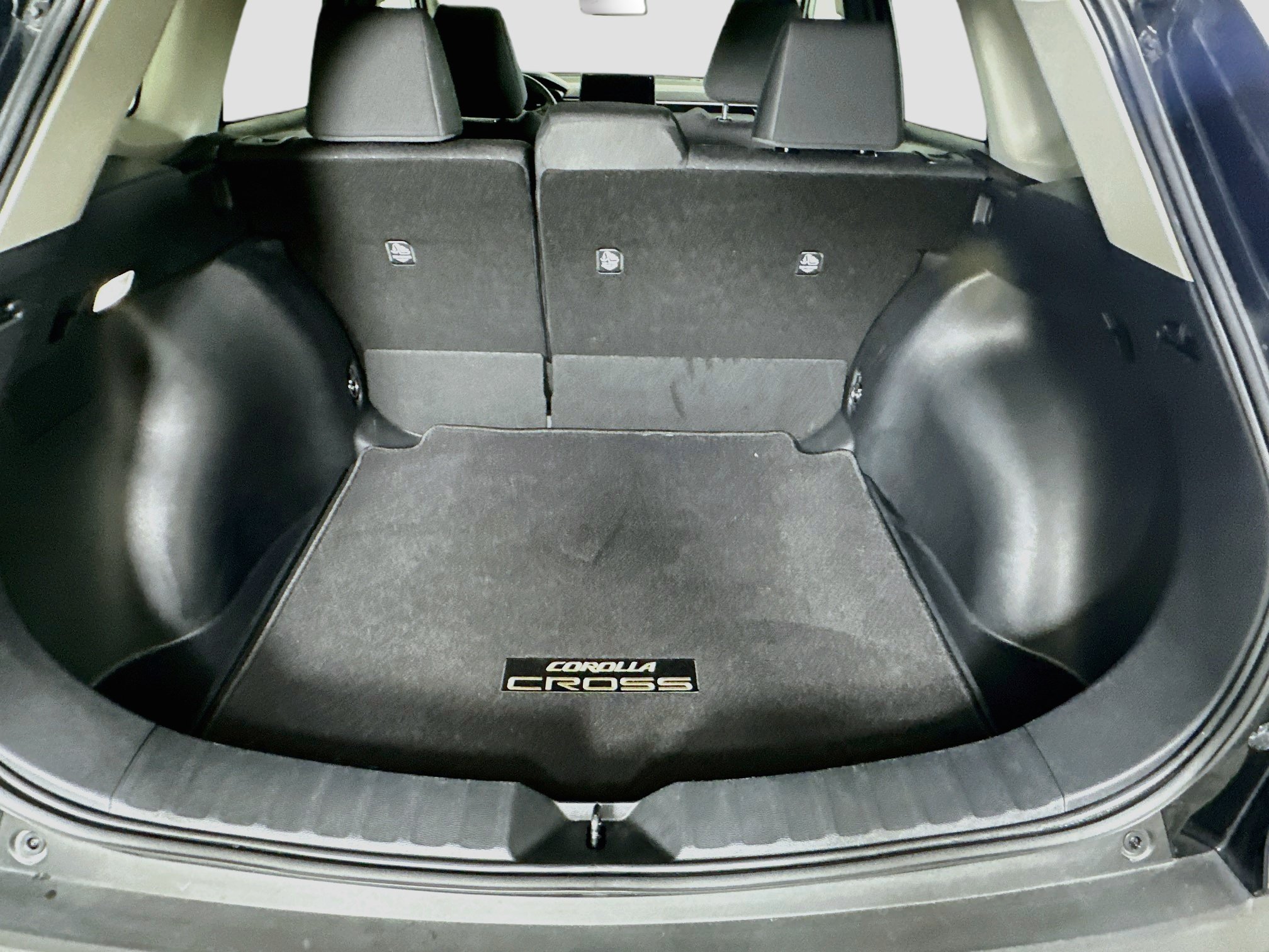 Used 2026 Toyota Corolla Cross LE FWD image 28