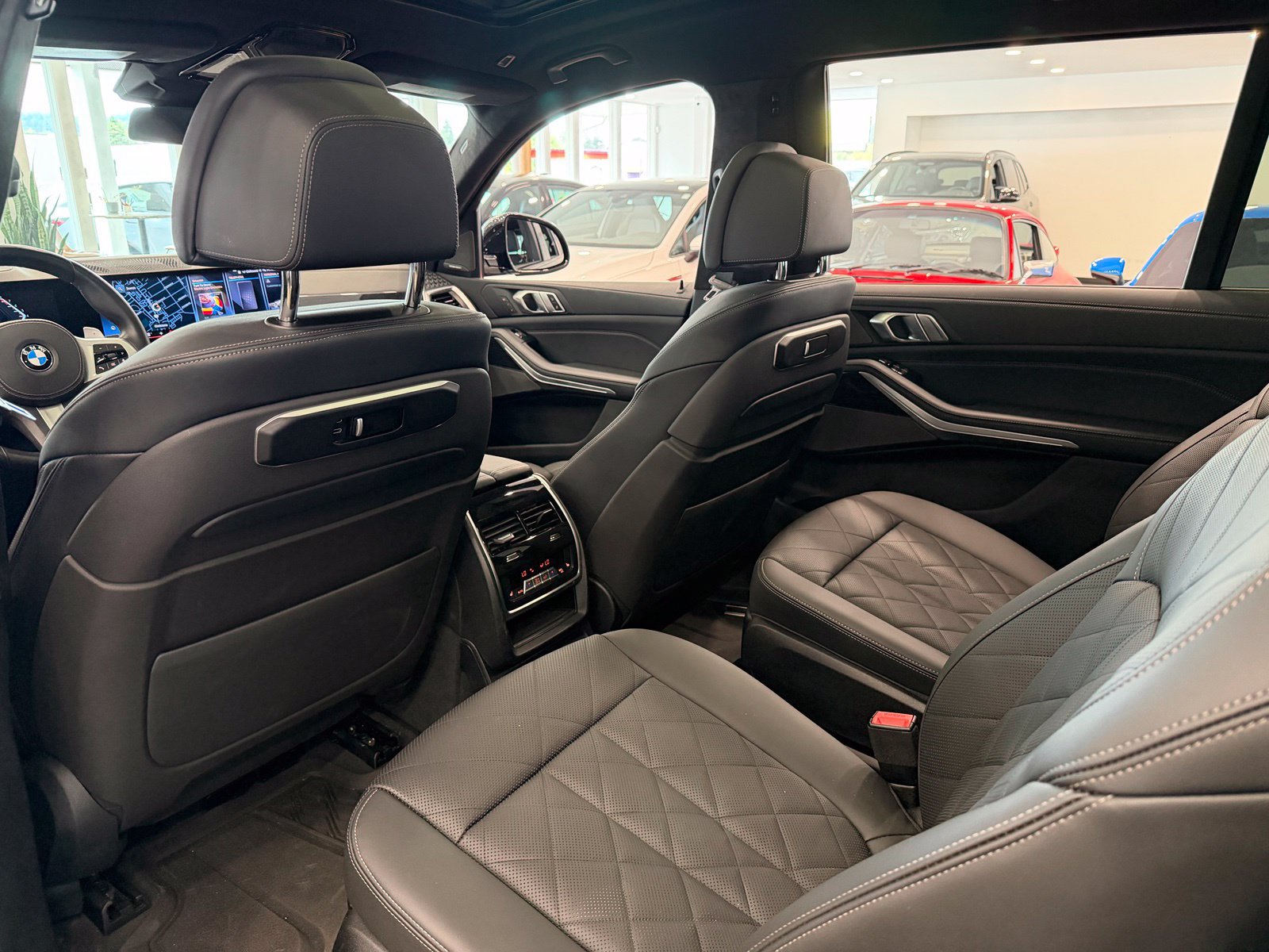 Used 2023 BMW X7 xDrive40i w/ M Sport Package AWD/4WD image 19