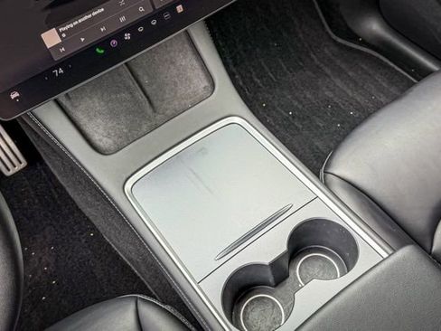 Used 2023 Tesla Model Y Performance image 27