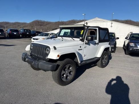 Used 2017 Jeep Wrangler Sport AWD/4WD image 4