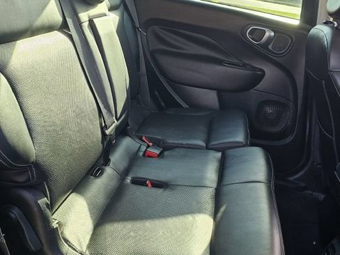 Used 2018 FIAT 500L Lounge FWD image 9