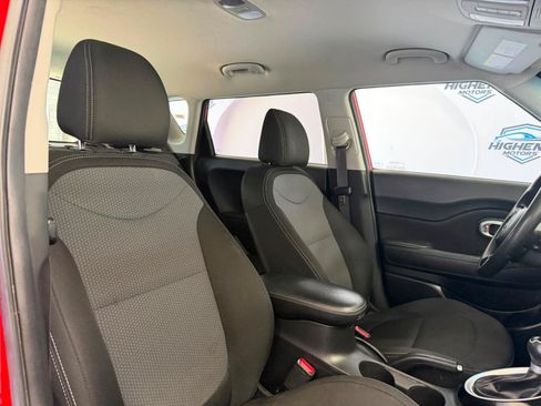 Used 2019 Kia Soul + FWD image 24