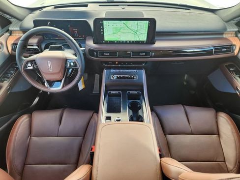 New 2026 Lincoln Aviator Reserve w/ Luxury Package image 11