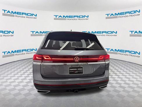 Used 2024 Volkswagen Atlas SE AWD/4WD image 4