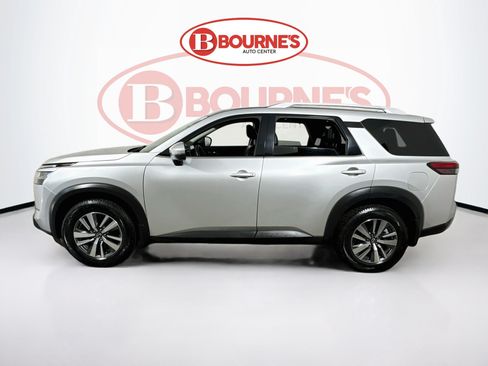 Used 2024 Nissan Pathfinder SL AWD/4WD image 7