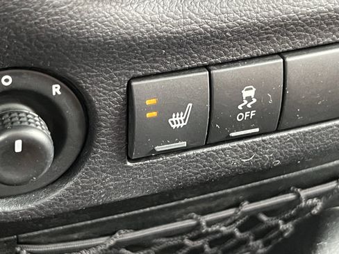 Used 2017 Jeep Wrangler Unlimited Sahara w/ Dual Top Group AWD/4WD image 25
