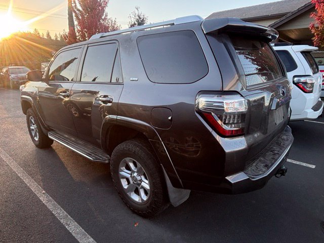 Used 2018 Toyota 4Runner SR5 AWD/4WD image 3