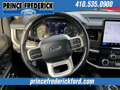 Used 2024 Ford Expedition XLT image 5
