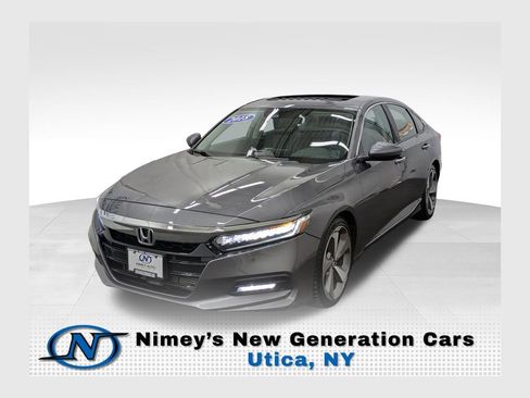 Used 2018 Honda Accord Touring image 1