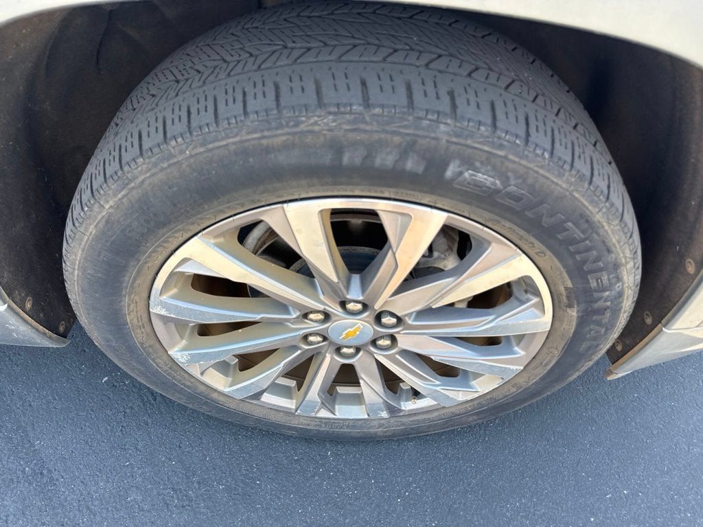 Used 2023 Chevrolet Traverse Premier AWD/4WD image 7