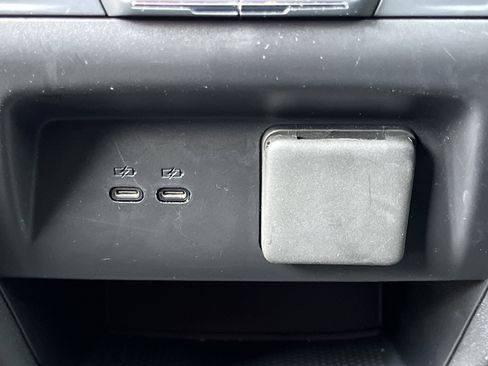 Used 2024 Chevrolet Traverse LT AWD/4WD image 19