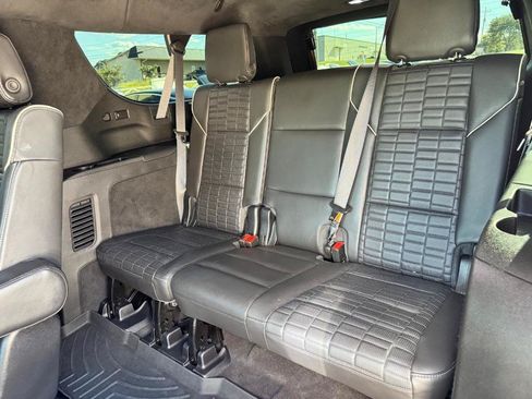 Used 2023 Cadillac Escalade ESV V AWD/4WD image 25