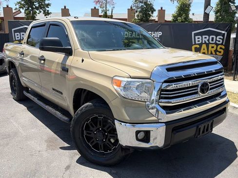 Used 2017 Toyota Tundra SR5 w/ SR5 Upgrade Package RWD image 2