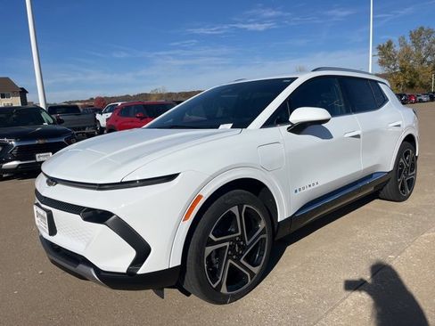 New 2026 Chevrolet Equinox EV LT image 8