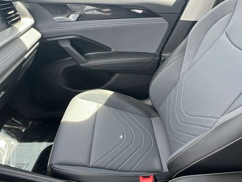 New 2026 Volkswagen Tiguan SE AWD/4WD image 12