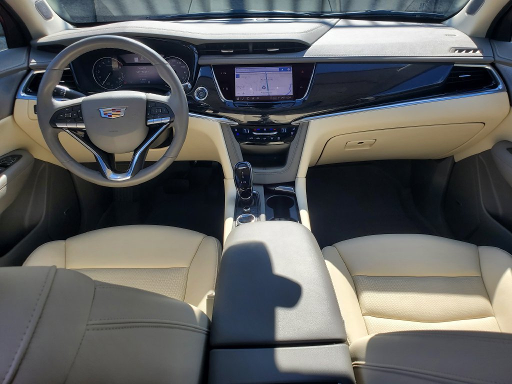 Used 2024 Cadillac XT6 Premium Luxury w/ LPO, Floor Liner Package AWD/4WD image 20
