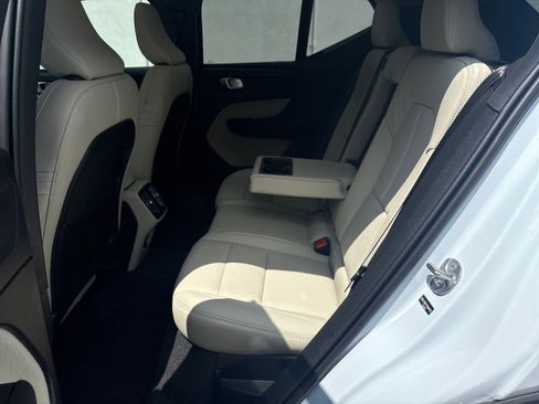 New 2026 Volvo XC40 B5 Plus w/ Protection Package Premier image 31