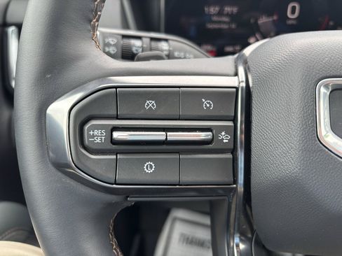 Used 2026 GMC Terrain AT4 w/ LPO, Black Badging Package AWD/4WD image 18