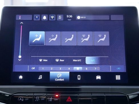 Used 2024 Jeep Compass Sport image 40