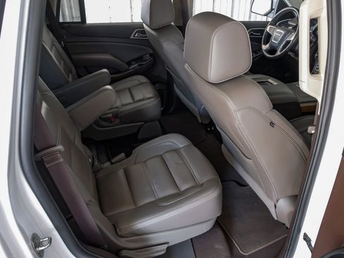 Used 2020 GMC Yukon Denali w/ Denali Ultimate Package image 36