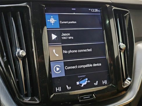 Used 2020 Volvo XC60 T5 Momentum w/ Protection Package Premier image 27