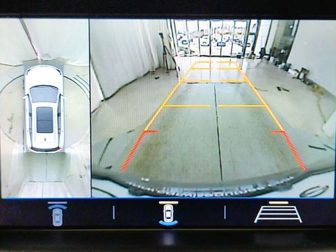 Used 2018 GMC Terrain Denali w/ Advanced Safety Package AWD/4WD image 19