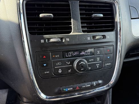 Used 2017 Dodge Grand Caravan GT image 21