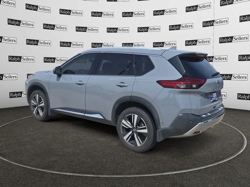Used 2021 Nissan Rogue Platinum FWD image 4