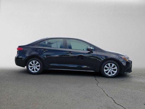 Used 2024 Toyota Corolla LE FWD image 2