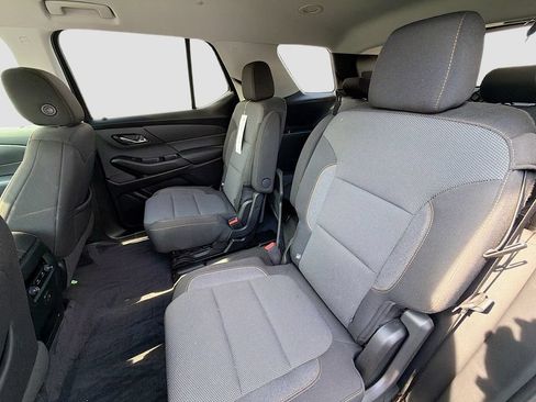 Used 2020 Chevrolet Traverse LT FWD image 13