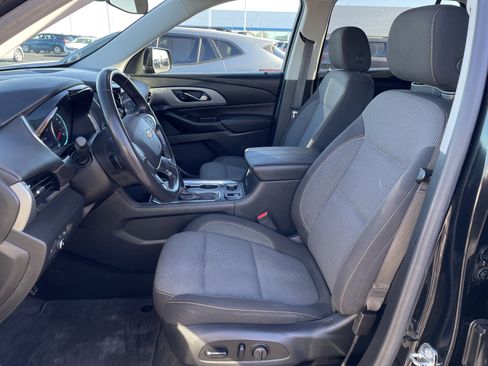 Used 2020 Chevrolet Traverse LT w/ Driver Confidence II Package image 16
