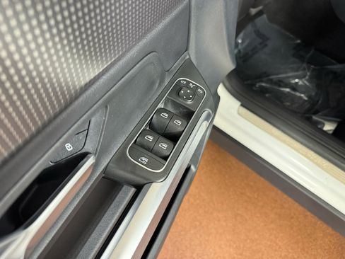 Used 2022 Mercedes-Benz GLB 250 GLB 250 4MATIC image 16