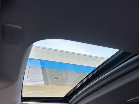 Used 2024 GMC Sierra 1500 SLT w/ SLT Premium Plus Package image 9