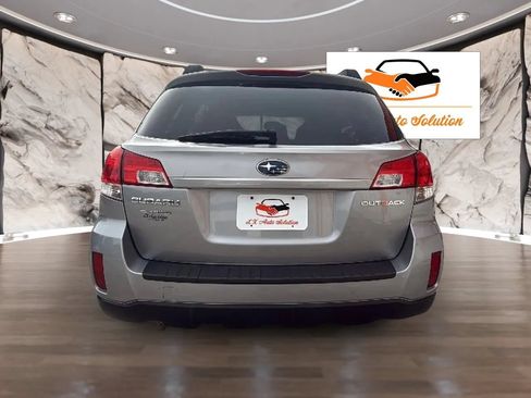 Used 2011 Subaru Outback 2.5i Premium w/ All-Weather Pkg AWD/4WD image 6