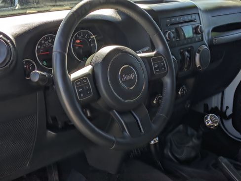 Used 2012 Jeep Wrangler Unlimited Sport image 21