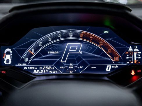 Used 2023 Lamborghini Huracan Tecnica image 21