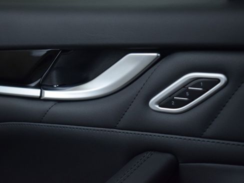 Certified 2023 Maserati Levante GT AWD/4WD image 39