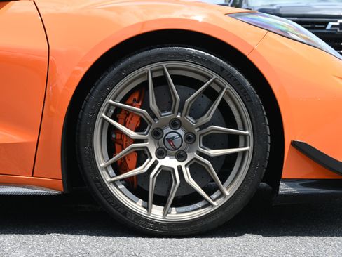 Used 2023 Chevrolet Corvette Z06 w/ Stealth Interior Trim Package RWD image 13