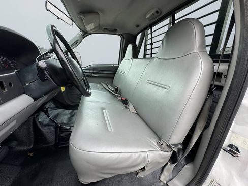 Used 2006 Ford F250 XL AWD/4WD image 9