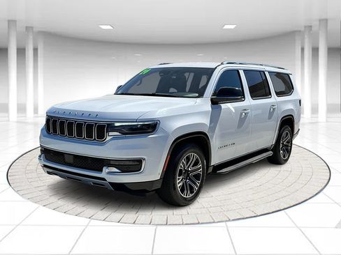 Certified 2024 Jeep Wagoneer L Series II RWD image 1