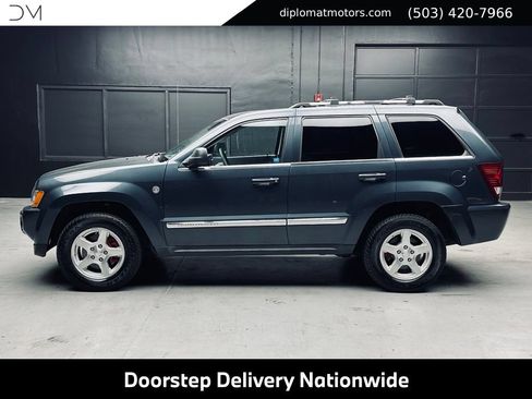 Used 2007 Jeep Grand Cherokee Limited w/ Trailer Tow Group IV AWD/4WD image 4