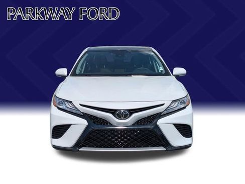 Used 2020 Toyota Camry XSE image 2