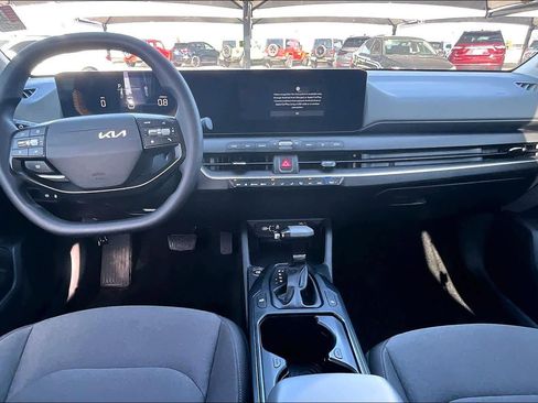 Used 2025 Kia K4 LXS image 10