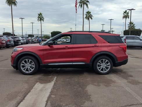 Used 2020 Ford Explorer XLT w/ Equipment Group 202A image 3