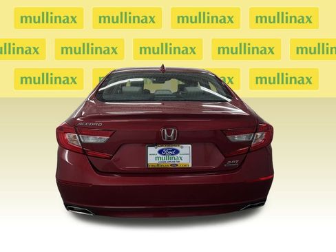 Used 2018 Honda Accord Touring image 6